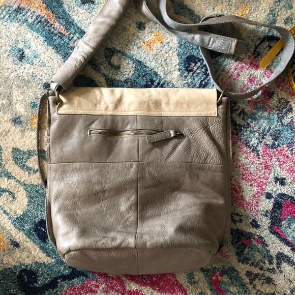 Mia Inspiration Taupe Leather Zippered Bag New! - Picture 5 of 12